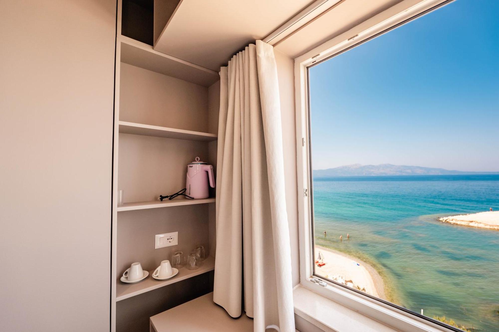 Mari Al Deluxe Sarandë