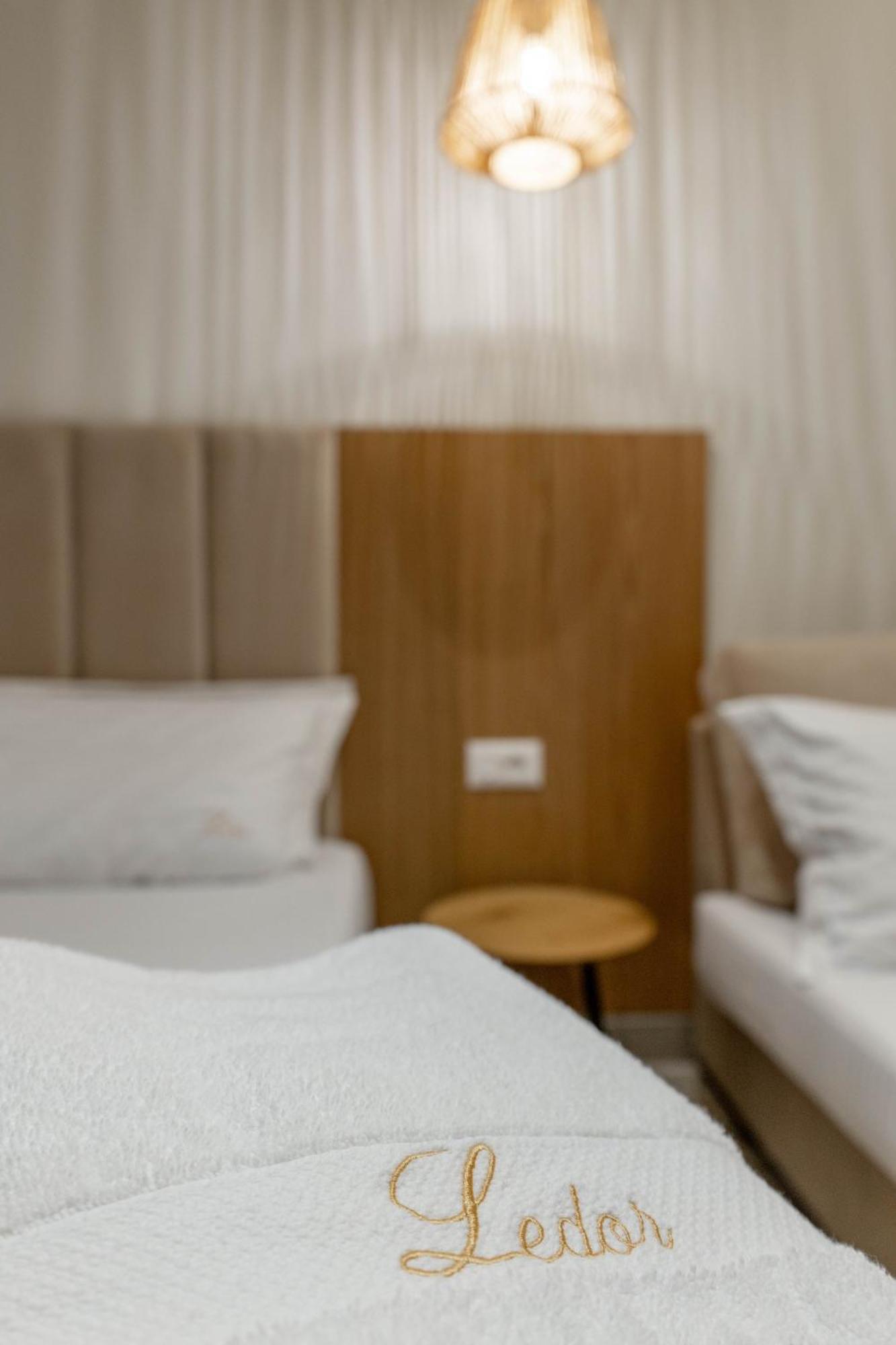 Mari Al Deluxe 4* Sarandë