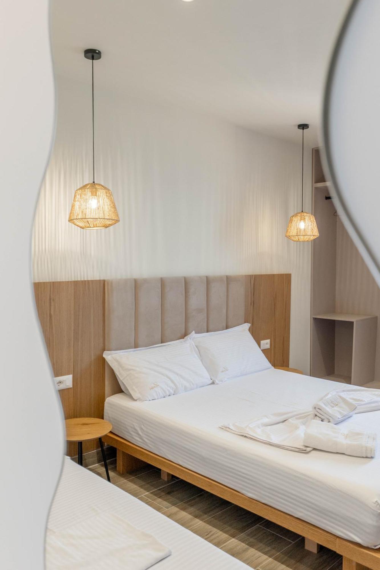 Mari Al Deluxe 4* Sarandë