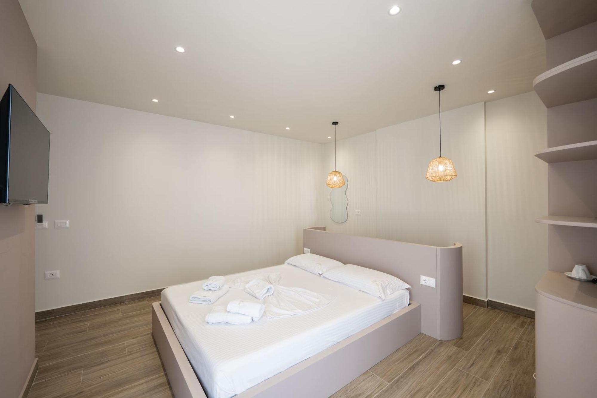 Mari Al Deluxe Hotel Sarandë
