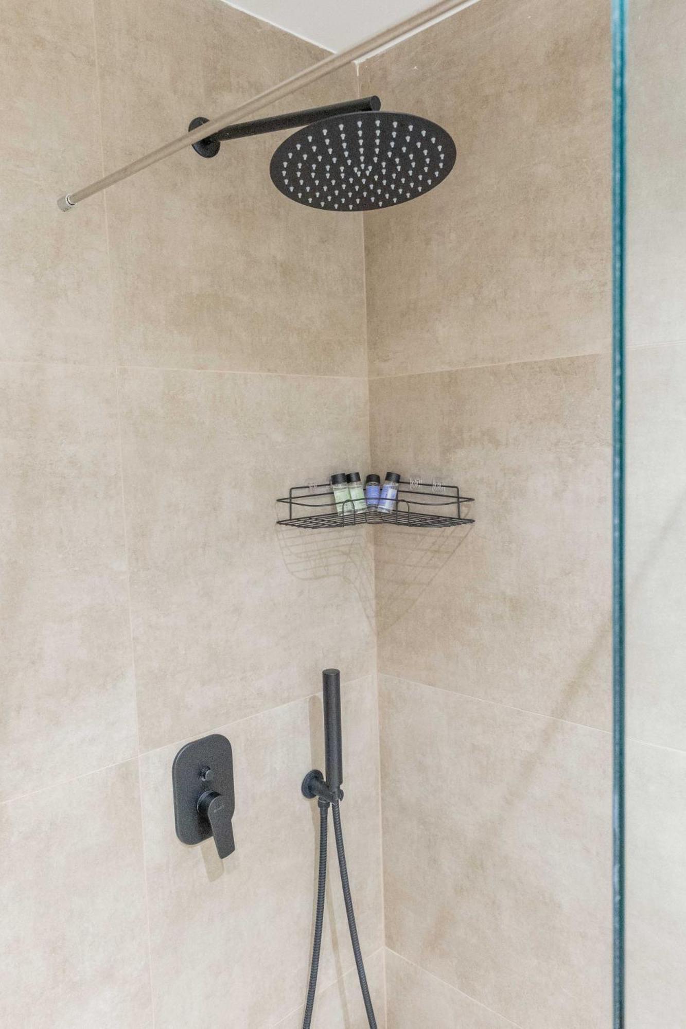 Mari Al Deluxe 4* Sarandë