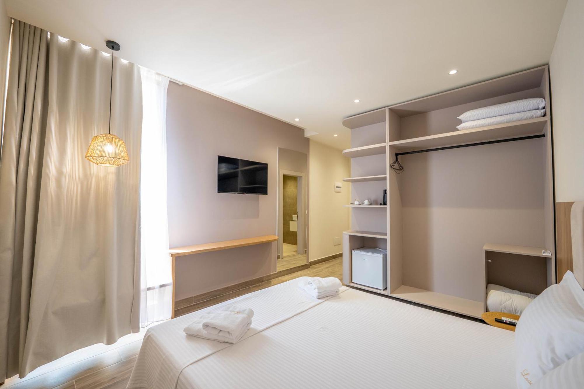 Mari Al Deluxe Hotel Sarandë