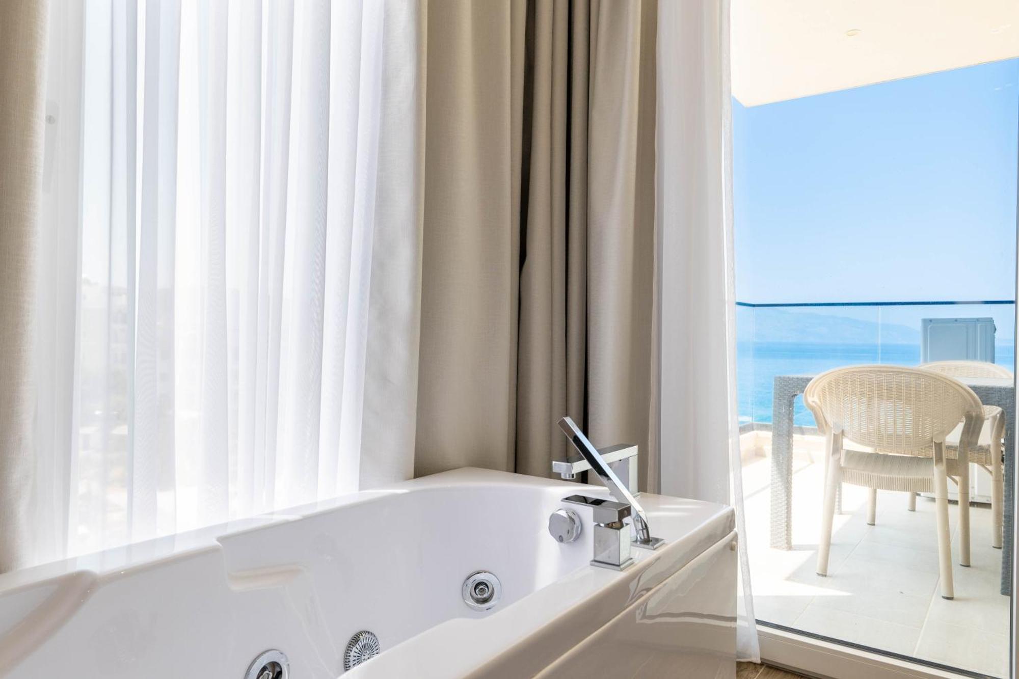 Mari Al Deluxe Hotel