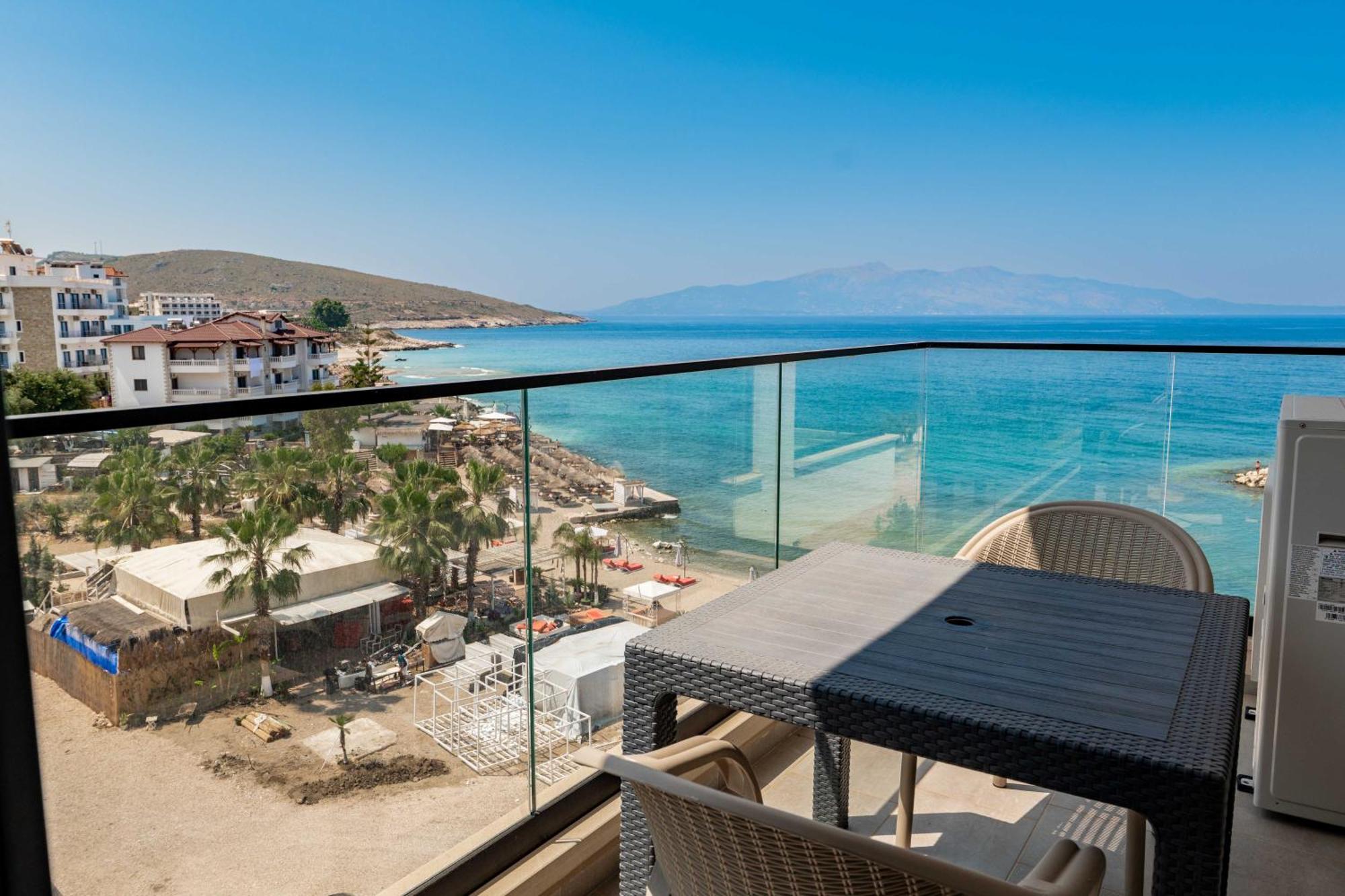 Mari Al Deluxe Sarandë