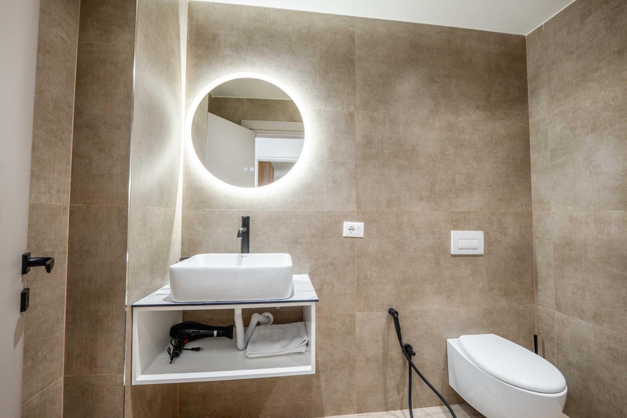 Mari Al Deluxe 4* Sarandë