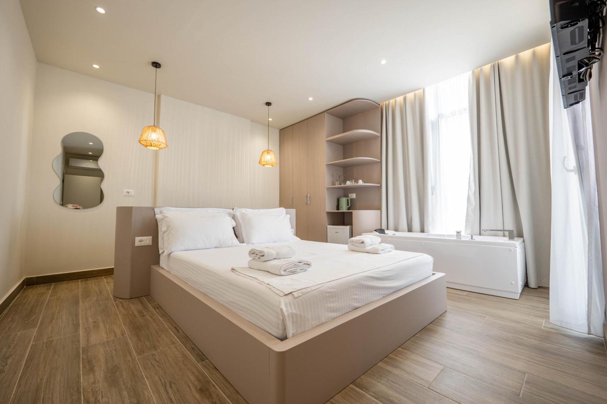Mari Al Deluxe Hotel Sarandë