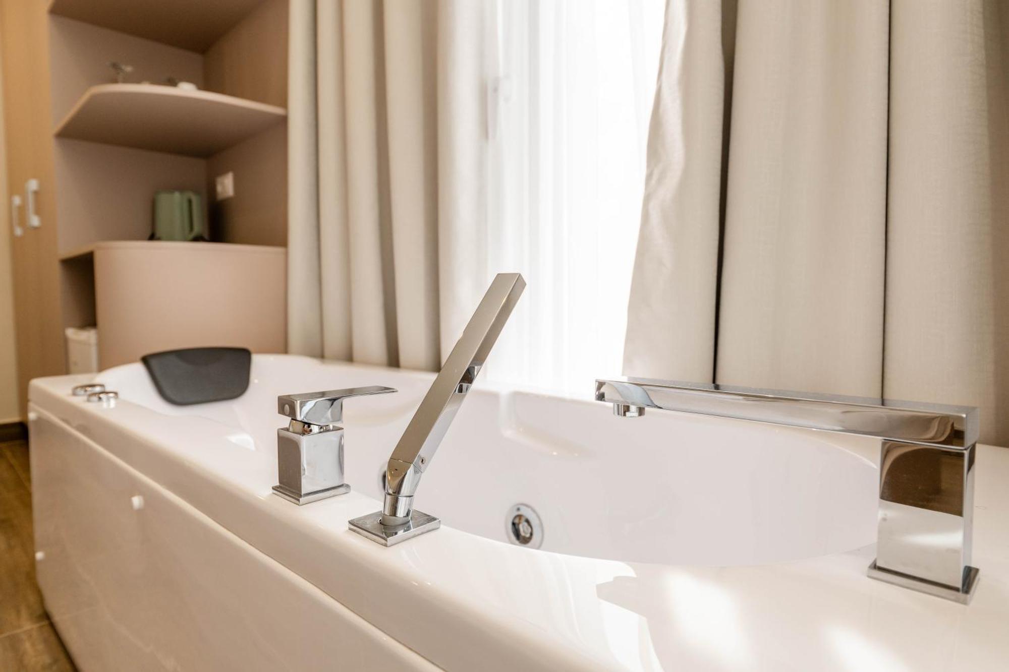 Hotel Mari Al Deluxe Sarandë