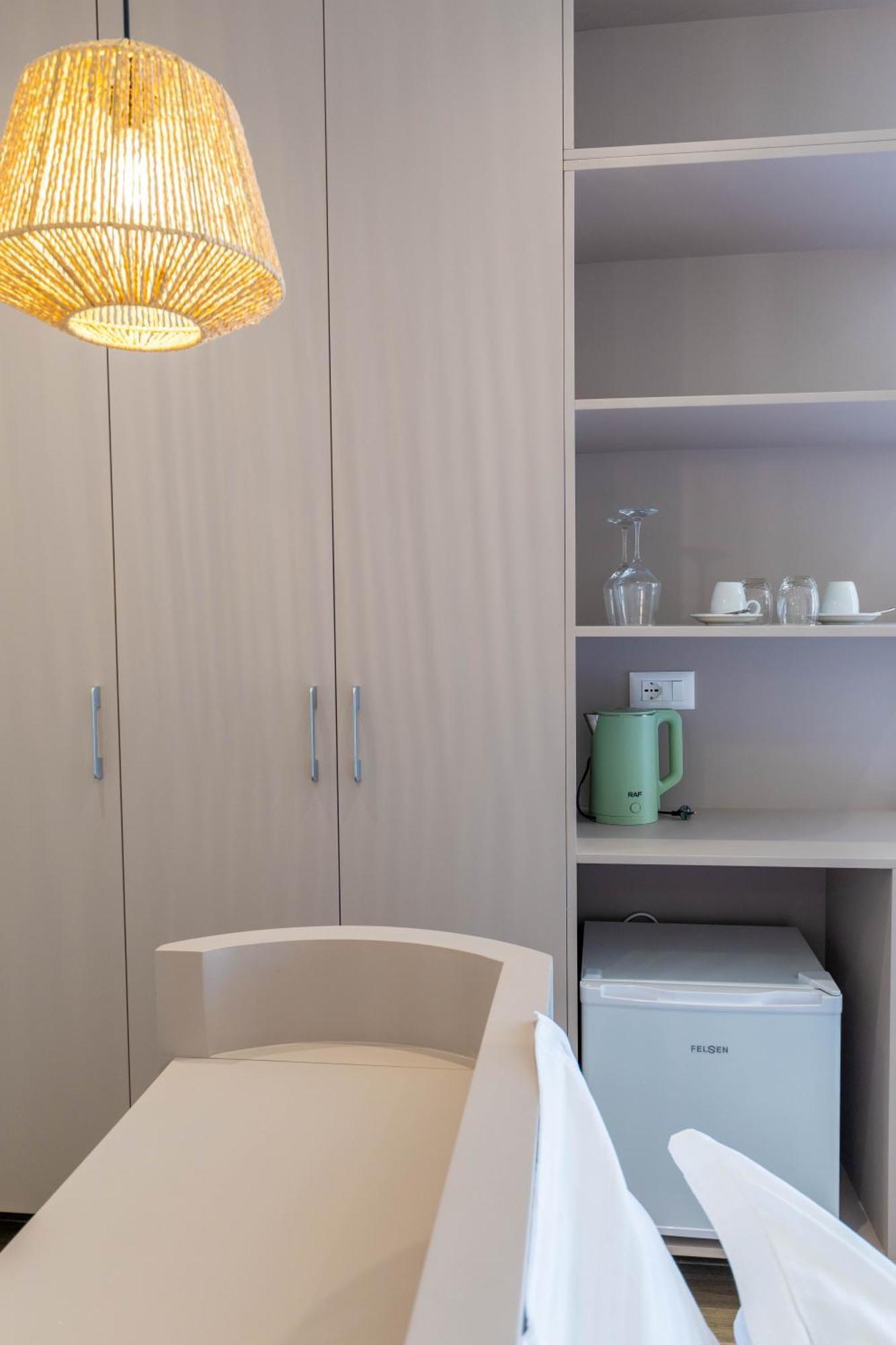 Mari Al Deluxe Sarandë